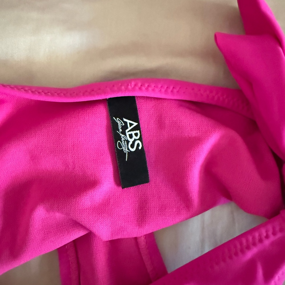 Vibrant Pink Bikini Set - Picture 4 of 4